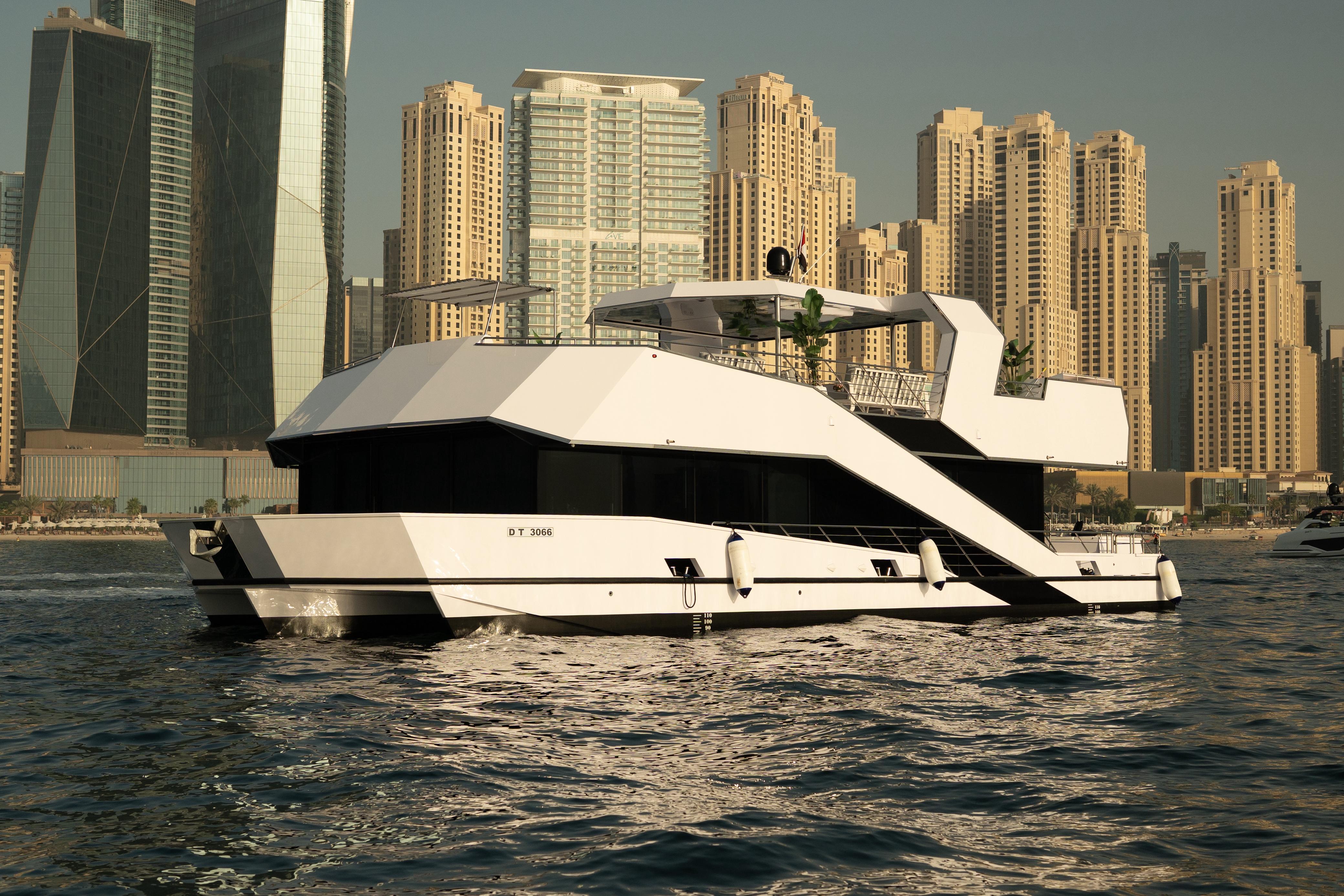 100ft Yacht - 75 passengers